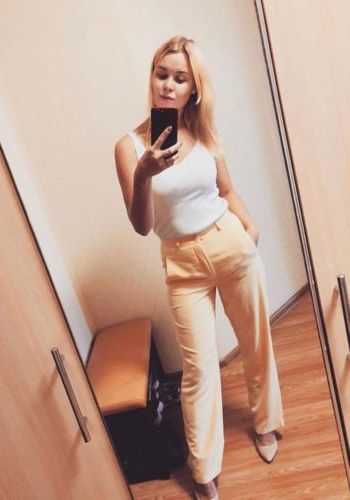 Профессионалка  Рита (26), 10,000 ₽ час, Массаж расслабляющий, Окончание на грудь, тел +7(987)956-57-49