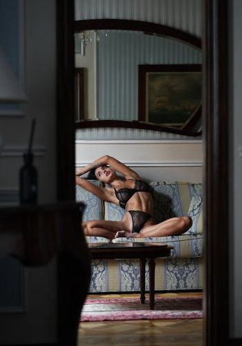 Шлюха Лара (24), Улица Горчакова, 6,000 ₽ час, Минет в презервативе, Массаж эротический, тел +7(919)653-35-98