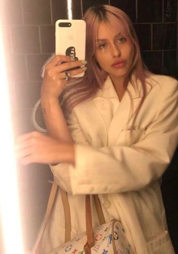 Жрица любви  Ирина (28), 5,000 ₽ час, Стриптиз профи, Фистинг анальный мне (даме), тел +7(987)016-04-42
