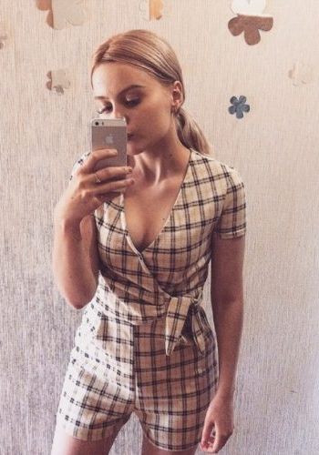 Шлюха Елена (26), Красногорская, 3,500 ₽ час, Минет в презервативе, Госпожа, тел +7(951)631-10-81