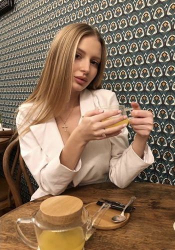Путана Лада (27), Кунцевская, 4,000 ₽ час, Секс классический, Минет глубокий, тел +7(950)273-91-32