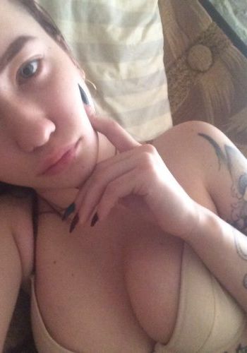 Профессионалка Ольга (26), Мичуринский проспект, 3,500 ₽ час, Минет в презервативе, Окончание на лицо, тел +7(988)748-01-40