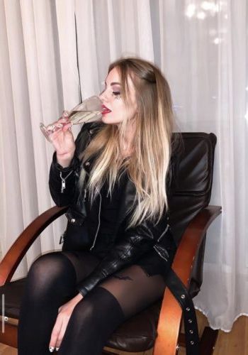 Шлюха  Алла (26), Сколково, 3,500 ₽ час, Минет в презервативе, Окончание на лицо, тел +7(995)450-41-83