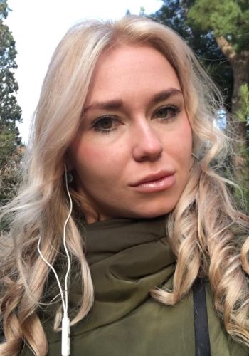 Массажистка Анька (24), Перово, 3,500 ₽ час, Минет глубокий, Окончание на грудь, тел +7(978)943-71-04