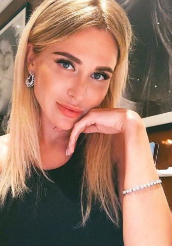 Проститутка Карина (23), Проспект Мира, 3,500 ₽ час, Минет в презервативе, Окончание на лицо, тел +7(995)345-54-26