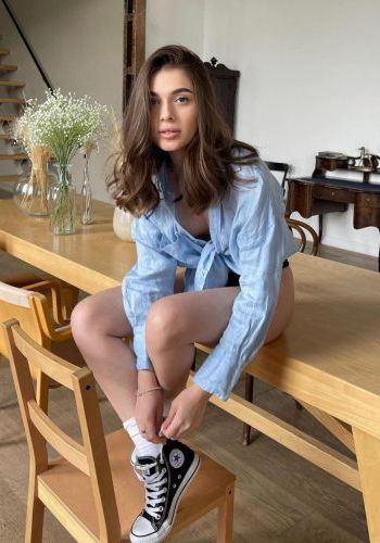 Куртизанка ЕСЕНИЯ (22), Улица Милашенкова, 6,000 ₽ час, Минет в презервативе, Окончание в рот, тел +7(989)821-48-63