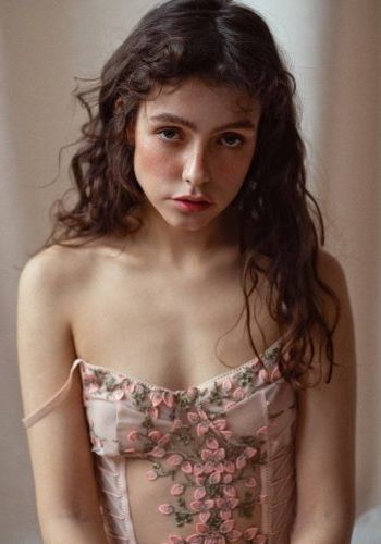 Индивидуалка Владлена (25), Тульская, 6,000 ₽ час, Секс классический, Окончание на грудь, тел +7(953)148-74-06