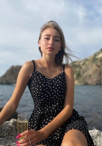 Шлюха Людмила (24), Кленовый бульвар, 3,000 ₽ час, Массаж эротический, Окончание на грудь, тел +7(989)725-03-26
