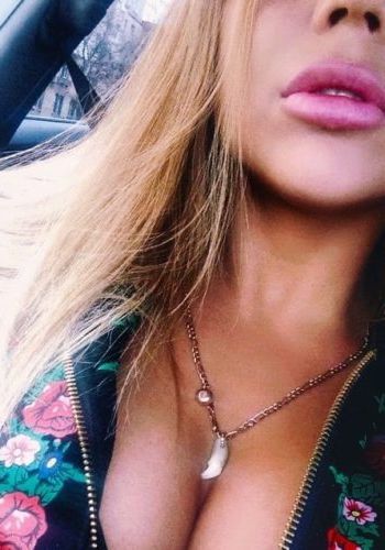 Индивидуалка Анюта (23), 3,000 ₽ час, Массаж профессиональный, Окончание на грудь, тел +7(951)749-70-82