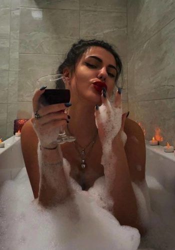 Индивидуалка  Лизка (31), 3,000 ₽ час, Массаж эротический, Окончание на лицо, тел +7(931)532-76-37