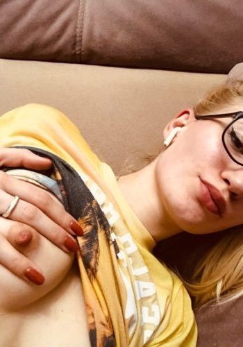 Ночная бабочка Оля (30), 3,000 ₽ час, Минет глубокий, Массаж расслабляющий, тел +7(991)539-13-89