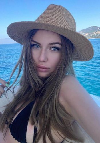 Жрица любви Алина (27), Битцевский парк, 3,000 ₽ час, Минет в презервативе, Окончание в рот, тел +7(987)593-86-31