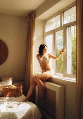 Шлюха Лола (33), Третьяковская, 9,000 ₽ час, Секс классический, Минет в презервативе, тел +7(908)839-47-02