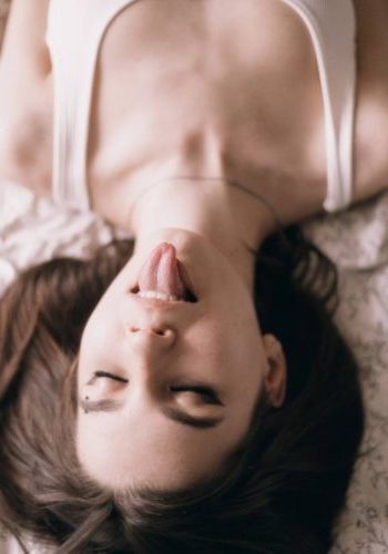 Проститутка Юлия (28), Ломоносовский, 6,000 ₽ час, Минет глубокий, Окончание на грудь, тел +7(987)527-60-96