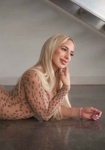 Жрица любви Молли (41), Покровское, 8,000 ₽ час, Минет в презервативе, Массаж эротический, тел +7(908)809-85-75