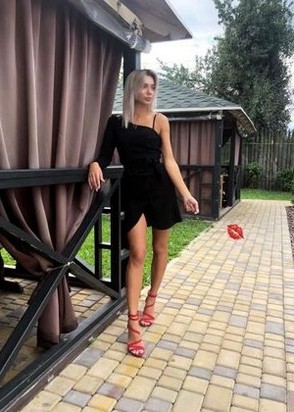 Массажистка Надин (20), Фрунзенская, 15,000 ₽ час, Минет без резинки, Стриптиз не профи, тел +7(989)784-12-42
