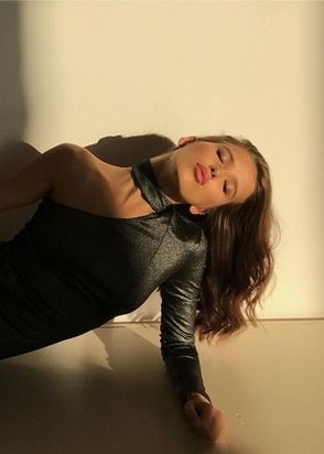Индивидуалка Ксюша (24), Фрунзенская, 7,000 ₽ час, Минет в презервативе, Массаж расслабляющий, тел +7(987)462-59-24