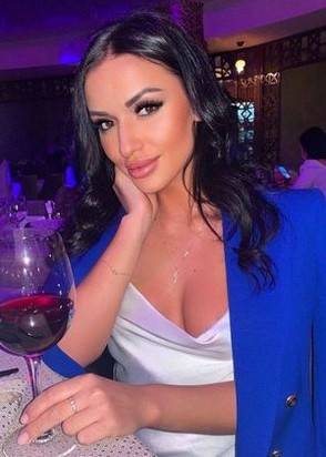 Профессионалка Азима (27), Смоленская, 12,000 ₽ час, Минет в презервативе, Массаж классический, тел +7(995)479-95-82