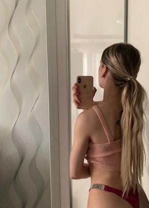Массажистка Каролина (28), Смоленская, 10,000 ₽ час, Окончание на грудь, Массаж эротический, тел +7(953)618-21-19