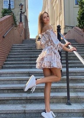 Профессионалка Алена (25), Новые Черемушки, 5,000 ₽ час, Минет в презервативе, Окончание в рот, тел +7(902)210-37-27
