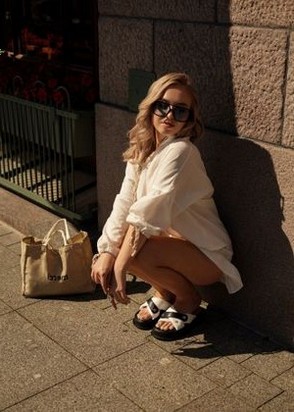 Массажистка Лика (22), Авиамоторная, 5,000 ₽ час, Минет без резинки, Стриптиз не профи, тел +7(902)681-81-53