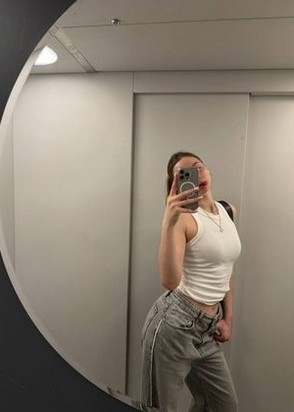 Шлюха Света (20), Водный стадион, 17,000 ₽ час, Минет без резинки, Массаж эротический, тел +7(921)638-37-19