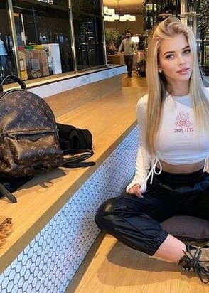 Эскортница Моника (22), Смоленская, 10,000 ₽ час, Секс классический, Минет в презервативе, тел +7(989)512-40-29