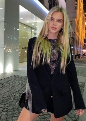 Проститутка АНЖЕЛА (23), Смоленская, 7,000 ₽ час, Минет глубокий, Игры, тел +7(921)869-18-27