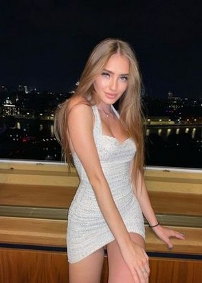 Путана Кристина (23), Авиамоторная, 5,000 ₽ час, Минет в презервативе, Массаж классический, тел +7(995)386-92-81