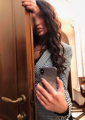 Куртизанка Риана (31), Профсоюзная, Минет в презервативе, Трамплинг, тел +7(900)194-37-59