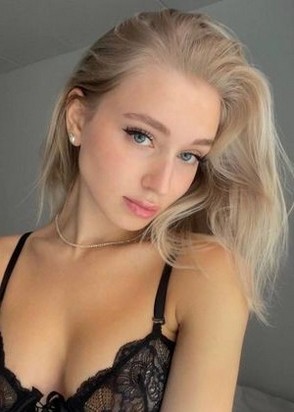Проститутка Яночка (21), 1,500 ₽ час, Окончание на грудь, Массаж классический, тел +7(902)235-08-64