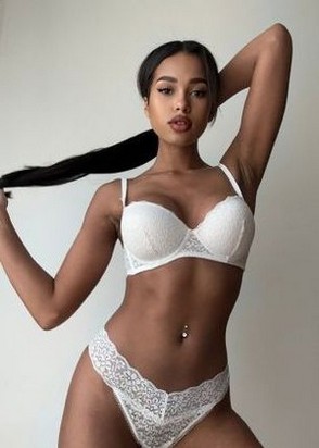 Индивидуалка Арина (22), Улица Скобелевская, Минет в презервативе, Минет глубокий, тел +7(928)351-07-92