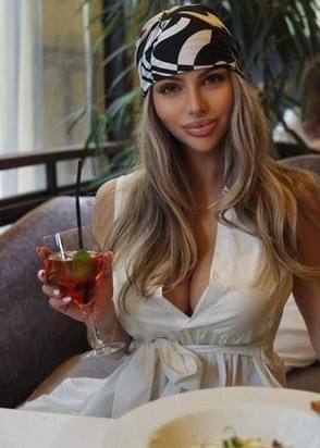 Путана надя (23), Панфиловская, 7,000 ₽ час, Минет в презервативе, Стриптиз не профи, тел +7(918)631-41-82