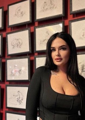 Шлюха Кортни (19), Чеховская, 10,000 ₽ час, Минет в презервативе, Окончание на лицо, тел +7(978)132-82-42