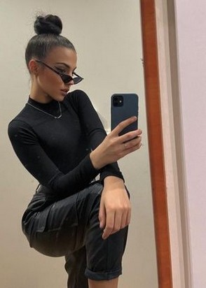 Девушка по вызову Вельма (26), Нагорная, 10,000 ₽ час, Секс классический, Минет в презервативе, тел +7(991)052-40-58