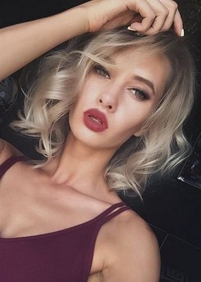 Эскортница Дебби (25), Севастопольская, 10,000 ₽ час, Минет без резинки, Массаж расслабляющий, тел +7(931)028-06-38