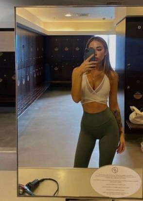 Шлюха Карина (25), Алексеевская, 2,000 ₽ час, Окончание на лицо, Золотой дождь вам (мужчине), тел +7(999)639-38-69