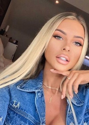 Профессионалка Адель (26), Первомайская, 8,000 ₽ час, Секс классический, Стриптиз не профи, тел +7(927)614-10-01