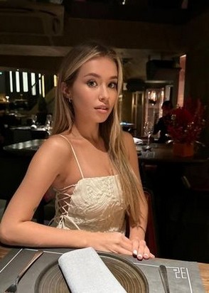 Шлюха Милана (21), Калужская, 3,000 ₽ час, Секс классический, Минет в презервативе, тел +7(928)376-54-37