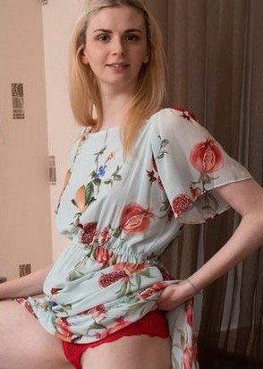 Путана Евгения (23), Пионерская, 3,000 ₽ час, Окончание в рот, Массаж расслабляющий, тел +7(988)415-69-73