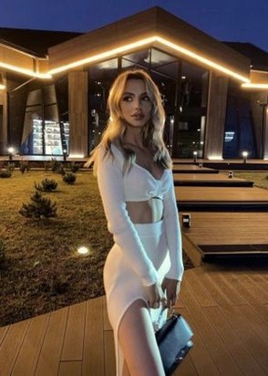 Индивидуалка Вера (23), Чеховская, 10,000 ₽ час, Минет без резинки, Массаж профессиональный, тел +7(902)942-95-57