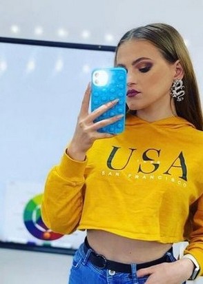 Шлюха Вика (19), Шаболовская, 3,500 ₽ час, Окончание на лицо, Стриптиз не профи, тел +7(950)281-79-69