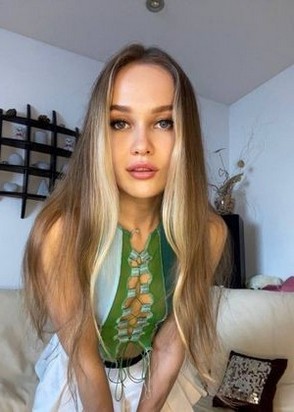 Куртизанка Аня (28), Алексеевская, 7,000 ₽ час, Секс классический, Минет глубокий, тел +7(901)046-67-39