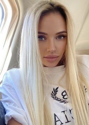 Профессионалка Маруся (23), Петровский парк, 10,000 ₽ час, Минет в презервативе, Массаж классический, тел +7(904)869-89-49