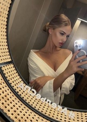 Шлюха Ника (23), Каширская, 10,000 ₽ час, Массаж классический, Массаж эротический, тел +7(900)157-14-58