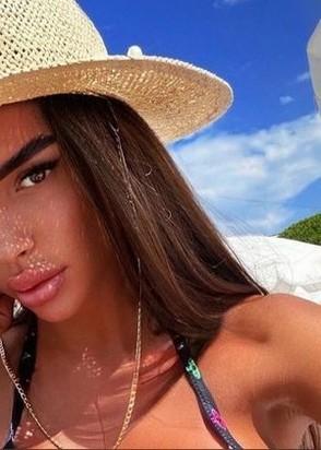 Содержанка Лейла (22), Тушинская, 8,000 ₽ час, Секс классический, Окончание на грудь, тел +7(927)573-81-03