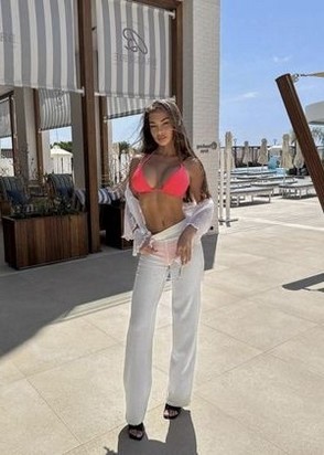 Массажистка Марина (21), Чкаловская, 10,000 ₽ час, Секс классический, Минет в презервативе, тел +7(988)023-89-96