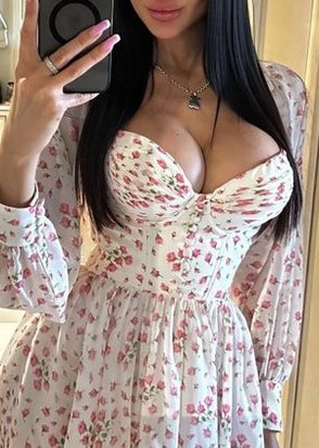 Содержанка Арина (25), Арбат, 8,000 ₽ час, Минет в презервативе, Массаж классический, тел +7(953)759-91-18