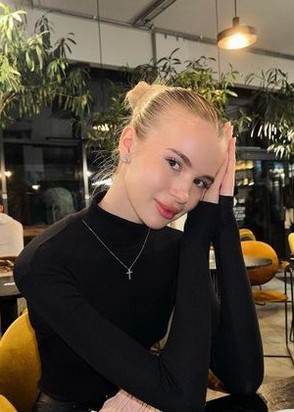 Шлюха Эля (22), Филатов Луг, 8,000 ₽ час, Минет без резинки, Массаж профессиональный, тел +7(928)276-68-47