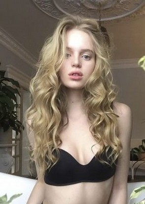 Профессионалка Нелли (24), Таганская, 3,000 ₽ час, Стриптиз не профи, Массаж расслабляющий, тел +7(999)418-26-06